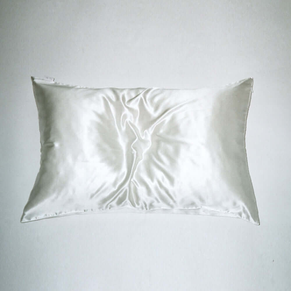 YU•MI White YUMI Organic Mulberry Silk Pillowcases