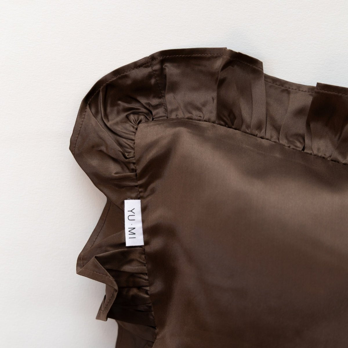 Organic Silk Pillowcase in Frill Tie Espresso - Yumi Silk