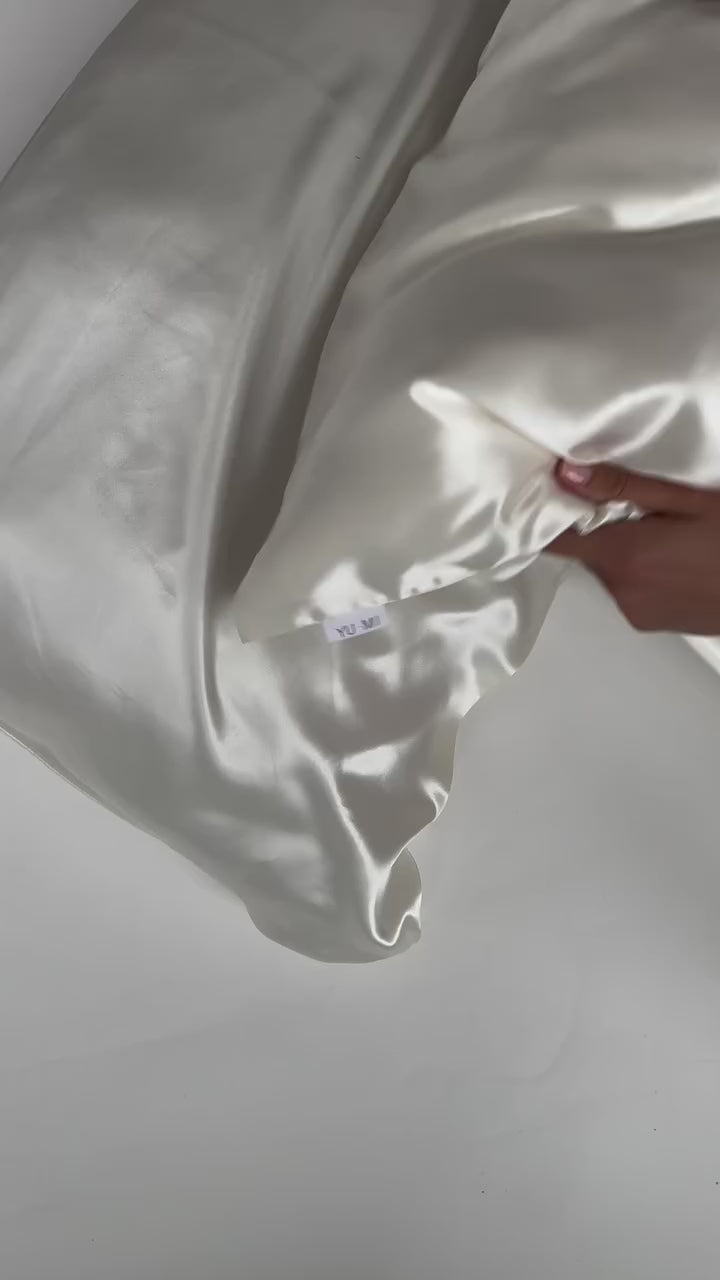 YU•MI White YUMI Organic Mulberry Silk Pillowcases