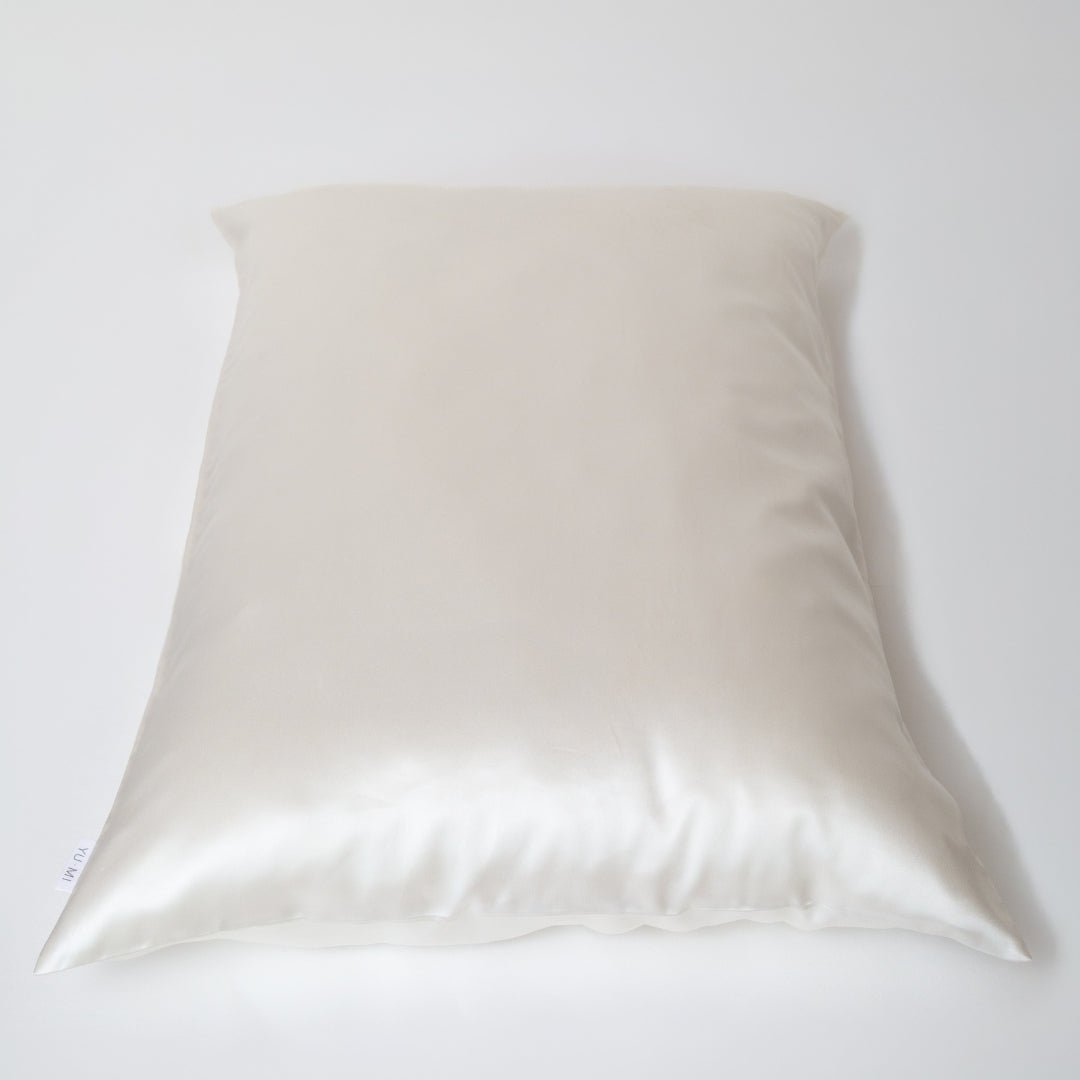 Silver Ion Infused Organic Silk Pillowcase in White - Yumi Silk