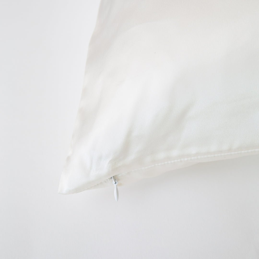 Silver Ion Infused Organic Silk Pillowcase in White - Yumi Silk